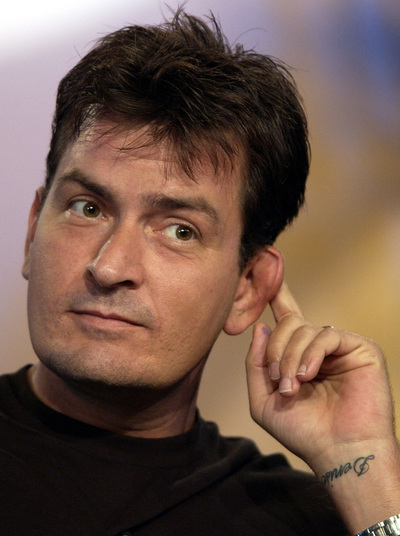 Tatuagem com nome Charlie Sheen