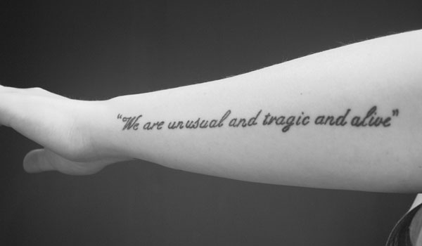 Tatuagem com frase para mulheres