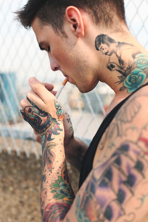 32 Melhores tatuagens no pescoço para homem