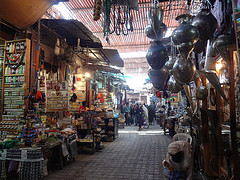 Souks de Marraquexe em Marrocos
