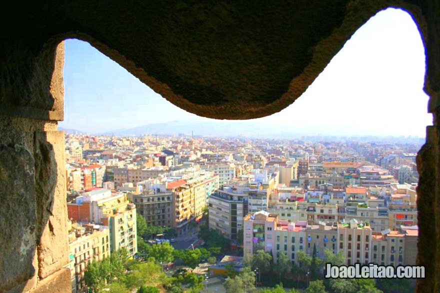 Vista da janela da Templo Expiatório da Sagrada Família, Visitar Barcelona