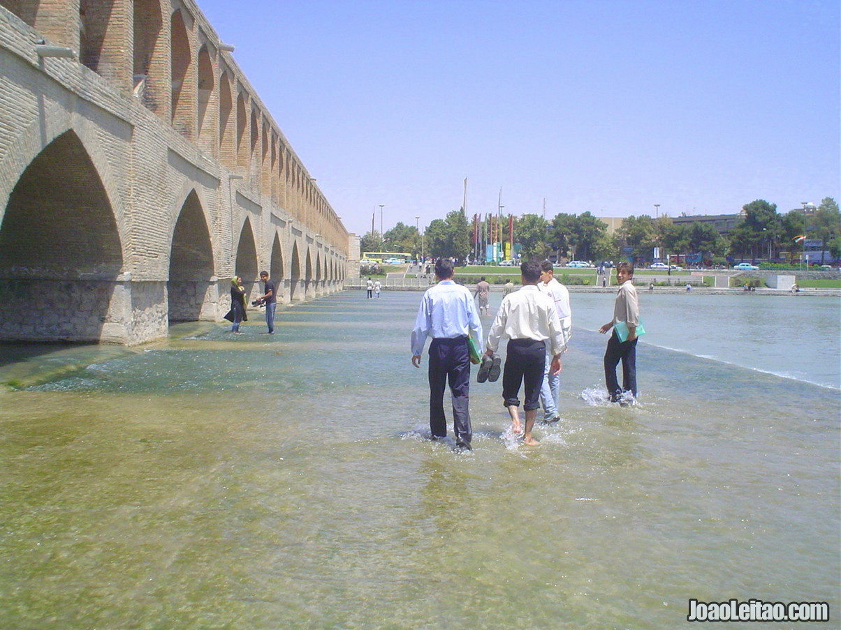 ROTEIRO ESFAHAN