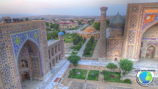 KIT de VIAGEM - Foto da Praça Registan em Samarcanda no Uzbequistão