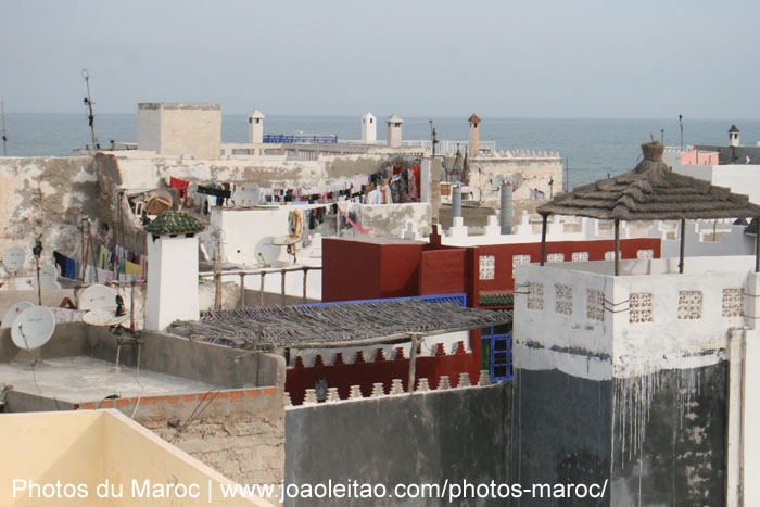 Vue des terrasses des maisons à Essaouira