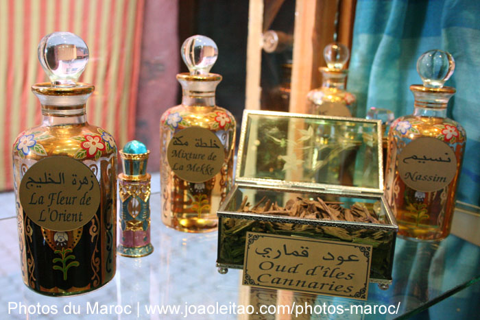 Des parfumes pures dans un magasin à Marrakech