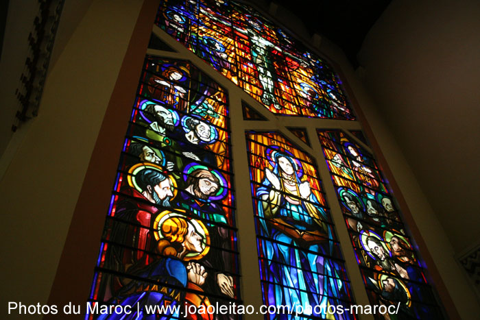 Vitrail à l'intérieur de la Cathédrale de Saint-Pierre à Rabat