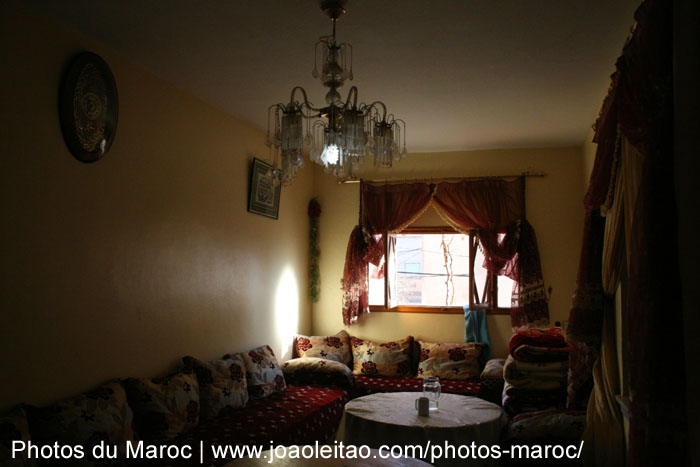 Salon marocain dans une maison à Missour