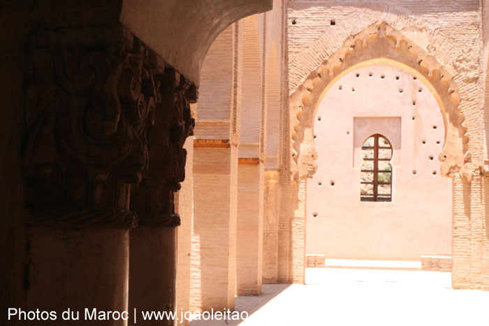 Colonne à l'intérieur de la mosquée de Tinmel du 12eme siècle Maroc