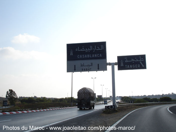 Autoroute en direction de Casablanca, Rabat et Tanger