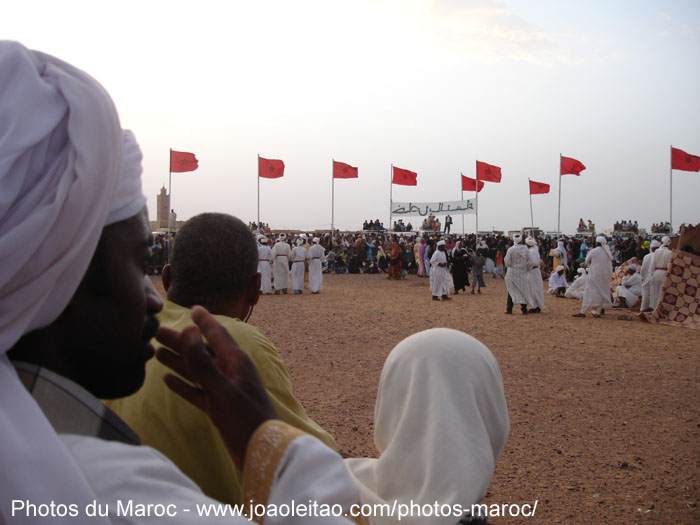 Festival dans le désert du Sahara dans le village de Khamlia sur les dunes de l'Erg Chebbi