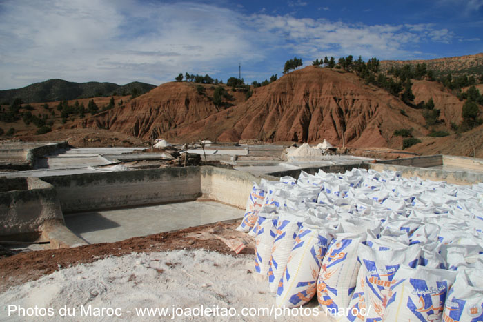Mines de sel dans le village de Imarigha dans les montagnes de l'Atlas