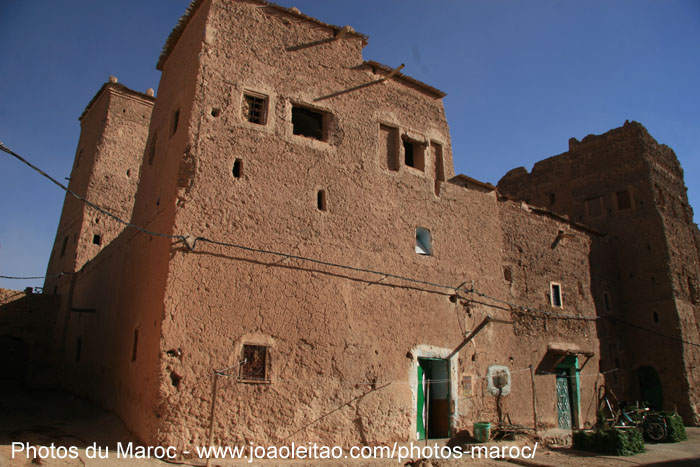 Vieille maison de boue à l'intérieur du quartier de Taourirt à Ouarzazate