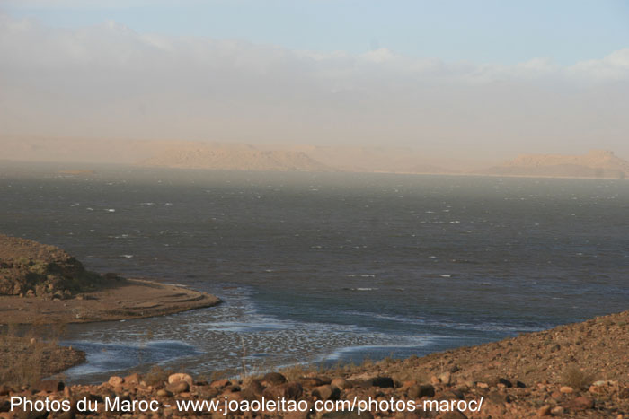 Lac d'Al-Mansour Ad-Dahbi à Ouarzazate