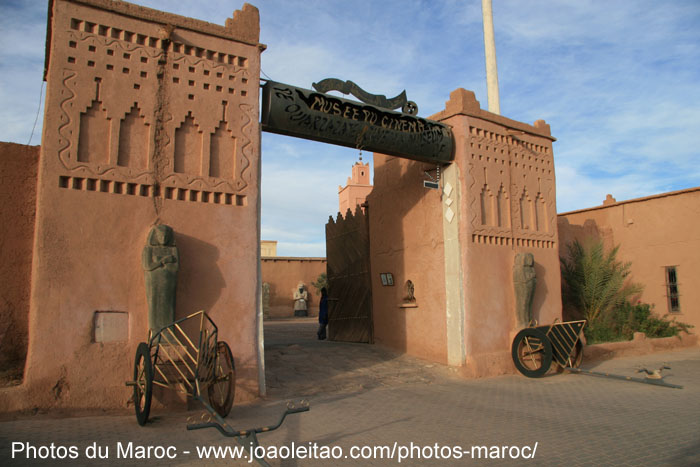 Entrée du musée du cinéma en face du quartier de Taourirt à Ouarzazate
