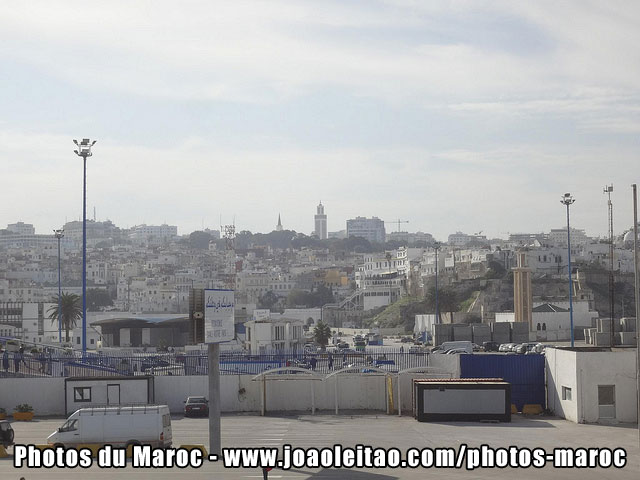 Vue de la médina de Tanger à partir du port