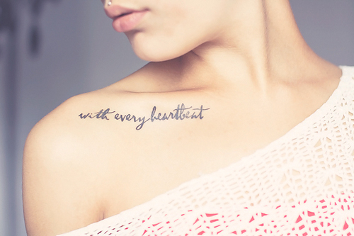 10 Delicate And Minimalist Collarbone Tattoo Design Ideas