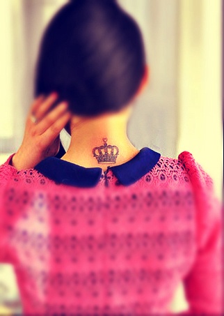 Little crown tattoo designs – girls neck tattoo