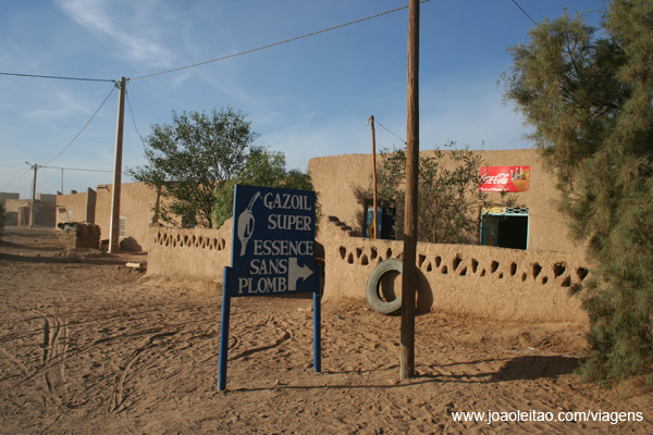 Gasolina em Hassilabied, Marrocos