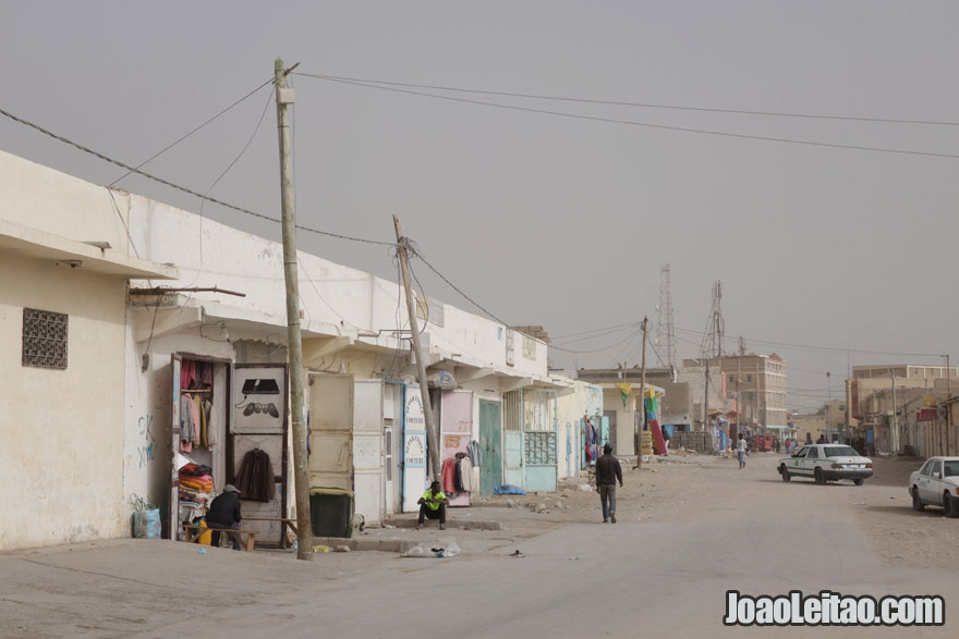 Centro da cidade de Nouadhibou na Mauritânia 