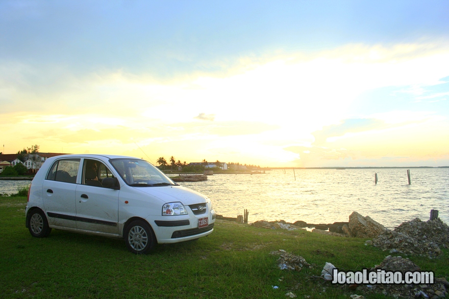 Fotografia do carro Hyunday Athos que aluguei em Cuba