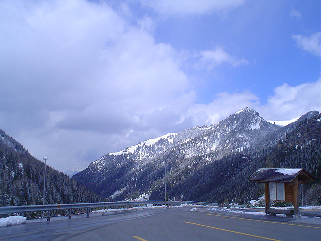 Estrada no Liechtenstein - Conduzir / Dirigir na Europa