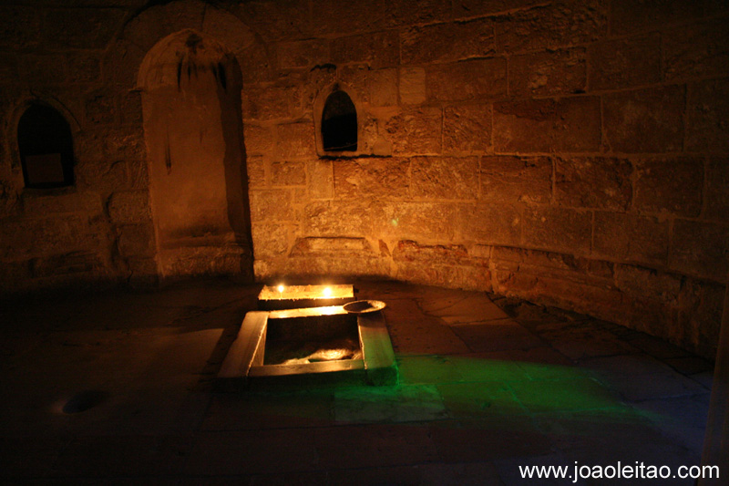 Interior da Capela da Ascensao de Jesus em Jerusalem