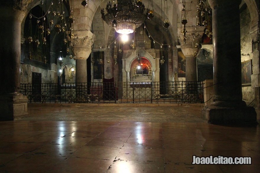 Foto do local onde Jesus foi crucificado em Jerusalém