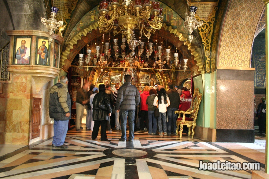 O Altar da Crucificação, onde Jesus teria sido crucificado.