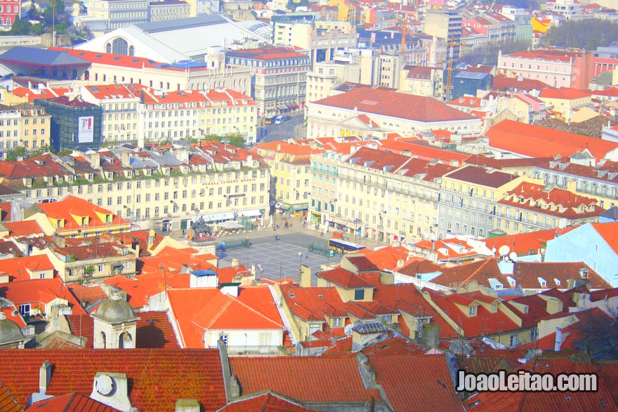Foto da vista panorâmica da Praça da Figueira desde o Castelo de São Jorge