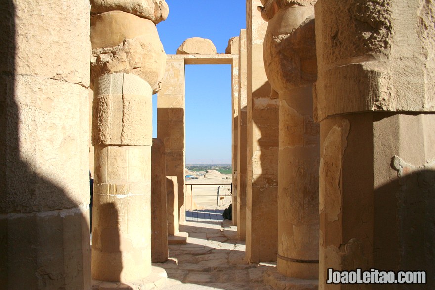 Foto do Templo mortuário da Rainha Hatshepsut