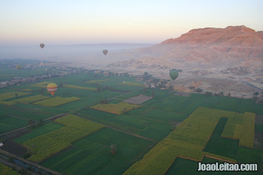 Vista do Vale das Rainhas em Luxor