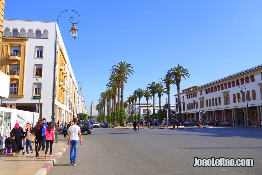 Avenida Mohamed V onde está situado o Hotel Mon Foyer em Rabat, Marrocos