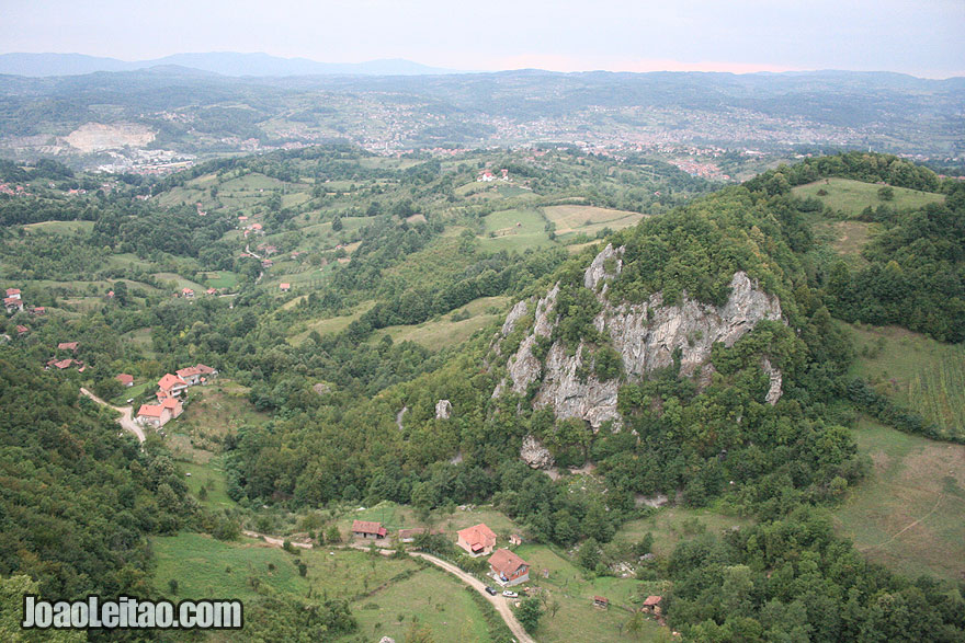 Paisagem à volta de Srebrnik, Visitar a Bósnia e Herzegovina