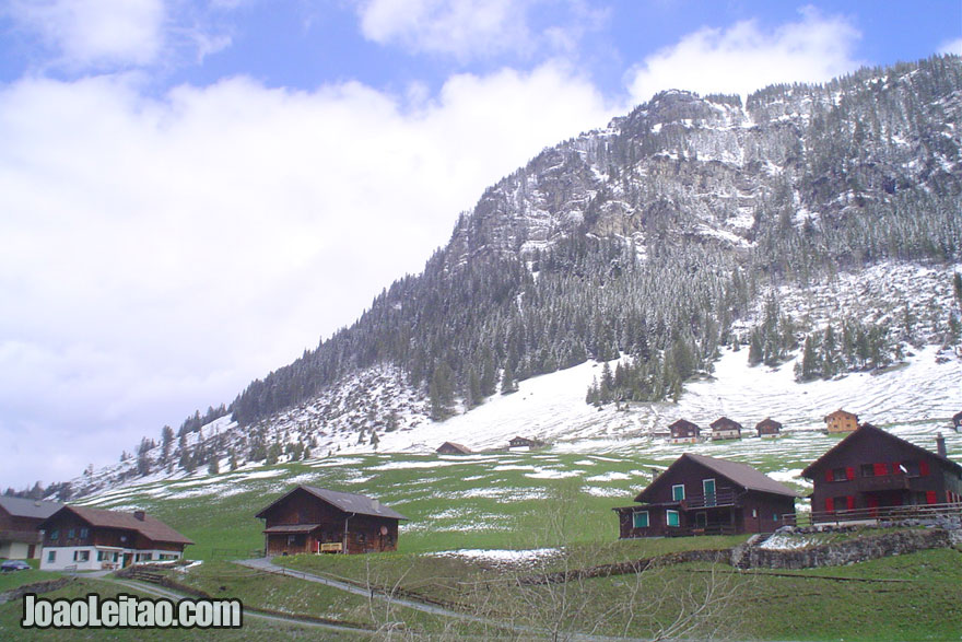 Casas e montanhas em Malbun, Visitar o Liechtenstein