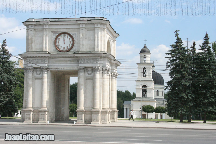 Centro de Chisinau, Visitar a Moldávia