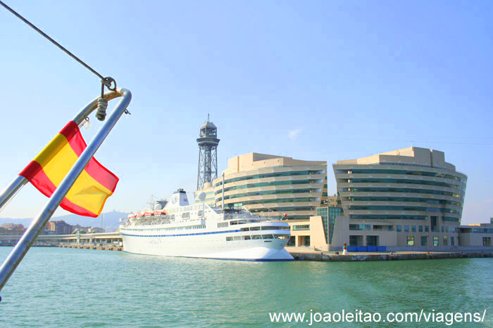 Viagem de barco por Barcelona