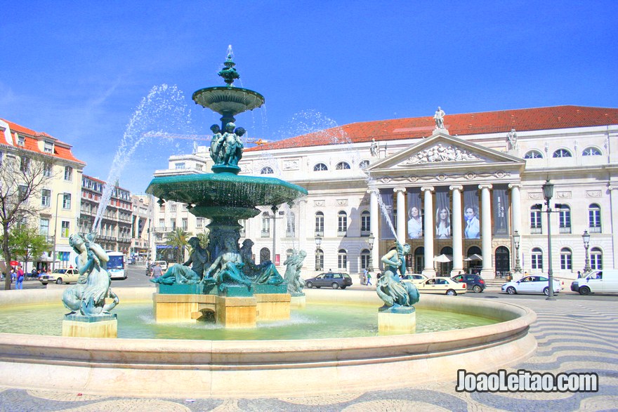 Teatro Nacional D. Maria II na Praça D. Pedro IV