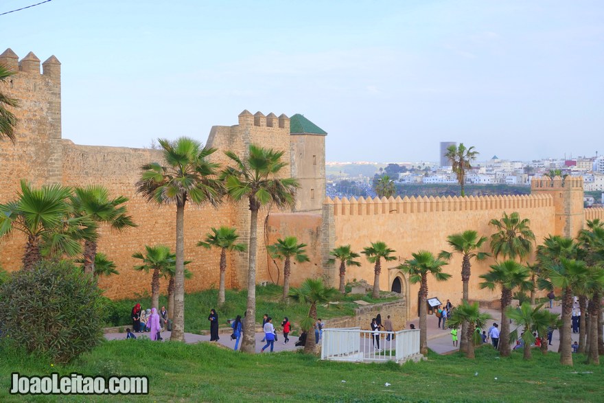 Foto das muralhas exteriores do Casbá de Oudaias