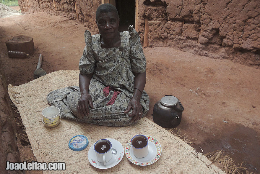 Fui convidado para beber café em Kituka, Visitar o Uganda