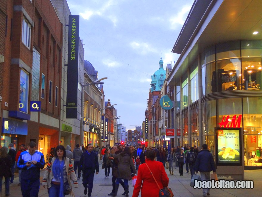 Grafton street é uma das melhores ruas para compras na cidade de Dublin