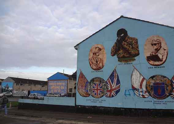 Bairro Protestante Shankill em Belfast, Irlanda do Norte