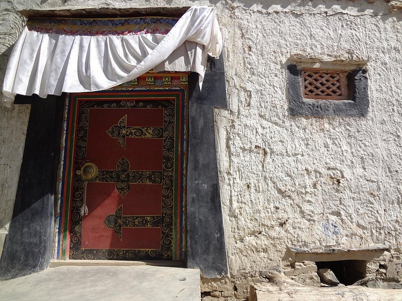 Fotografias de Portas Tibetanas em Shigatse, Tibete 7