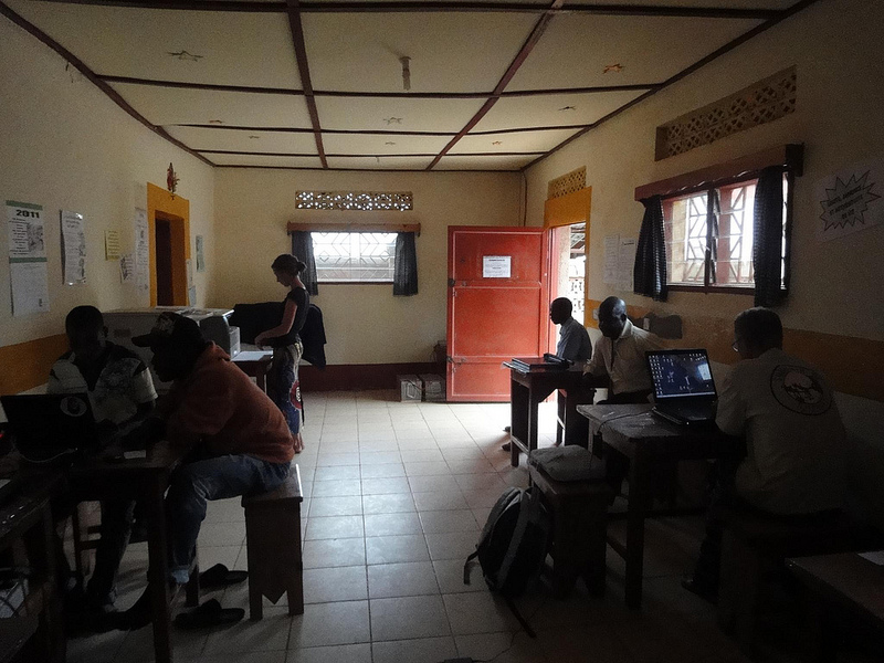 Cyber Café Ste Madeleine, Aru RDC 11