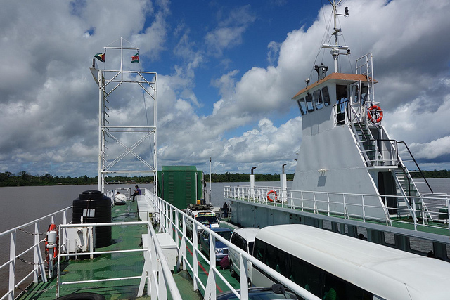 Ferry-Boat da Guiana até Suriname 7