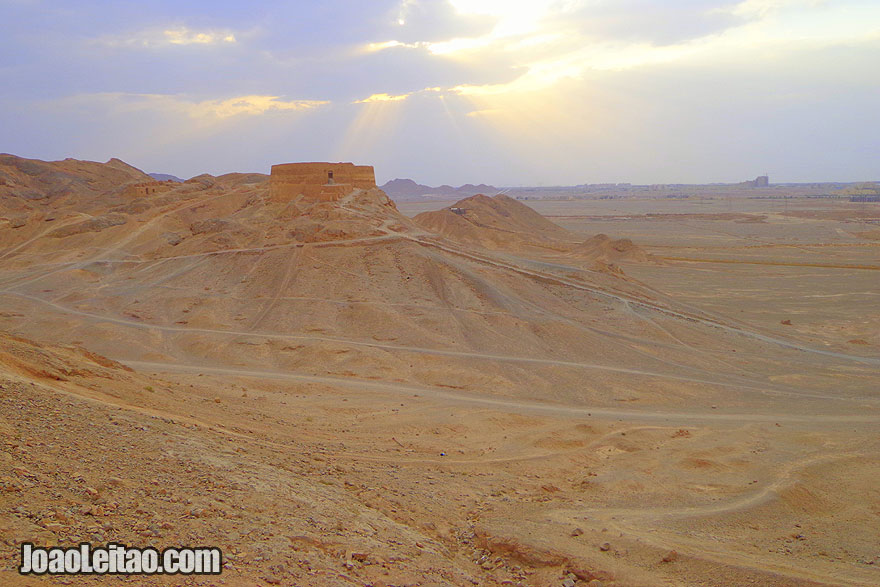 Torres de Silêncio em Yazd