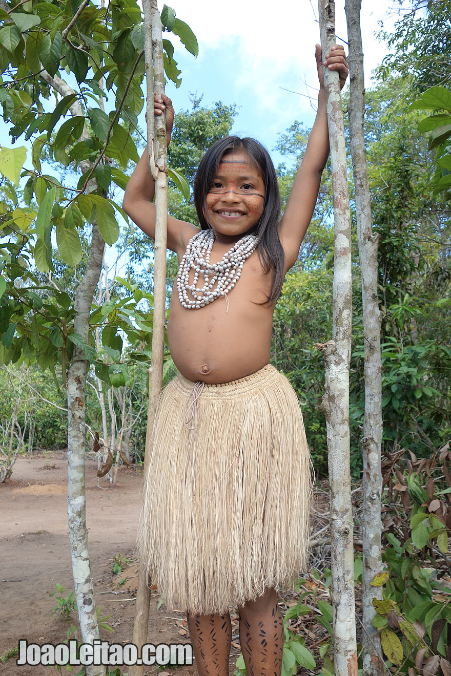 Bonita menina indigena brasileira