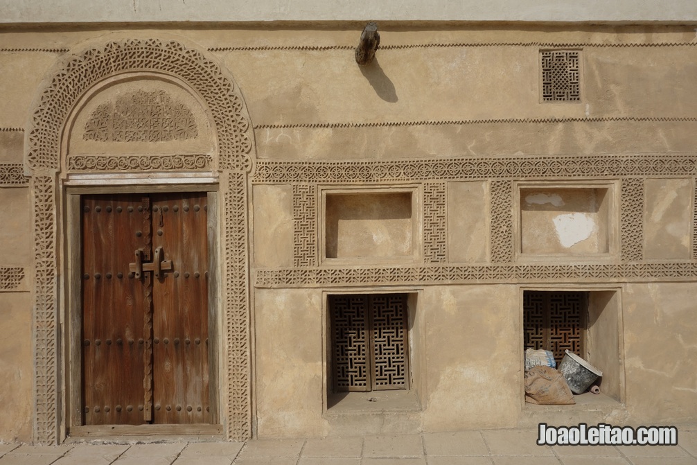 Decoração de porta na casa do Shaikh Salman em Murharraq no Barein