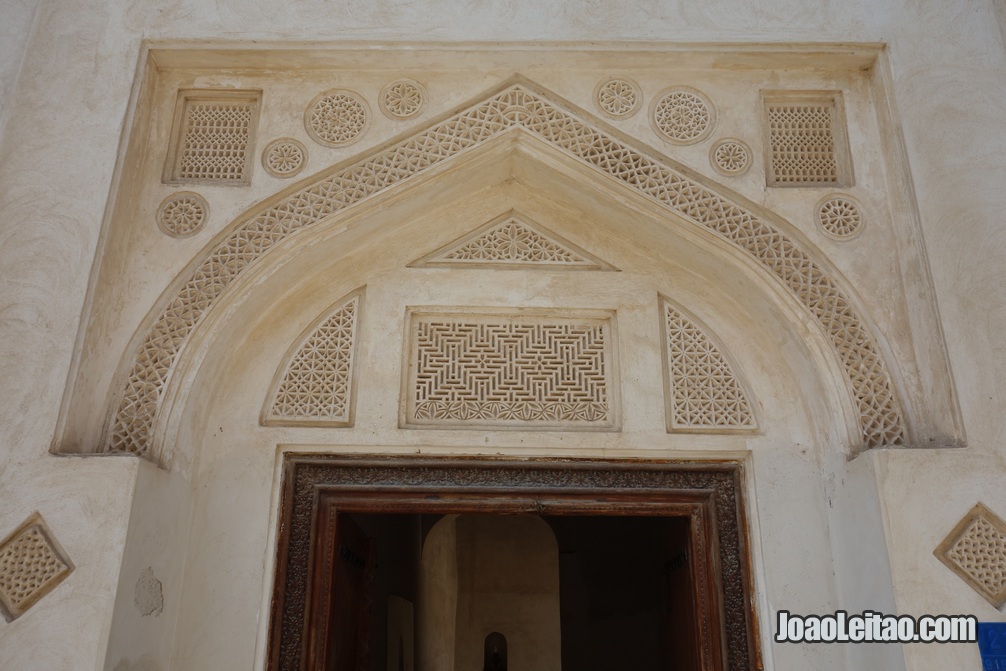 Decoração de porta na casa do Shaikh Isa Bin Ali em Murharraq no Barein