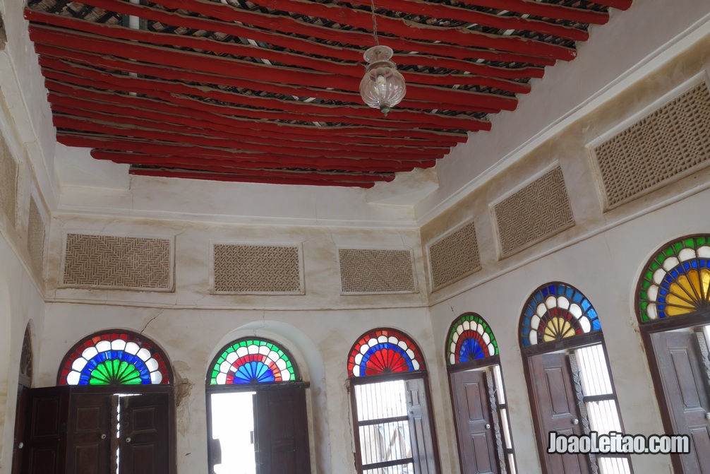 Interior da casa do Shaikh Isa Bin Ali em Murharraq