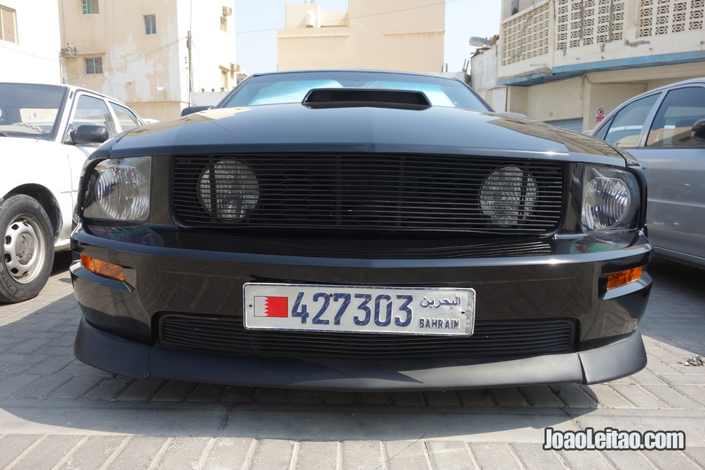 Ford Mustang com matrícula do Bahrein